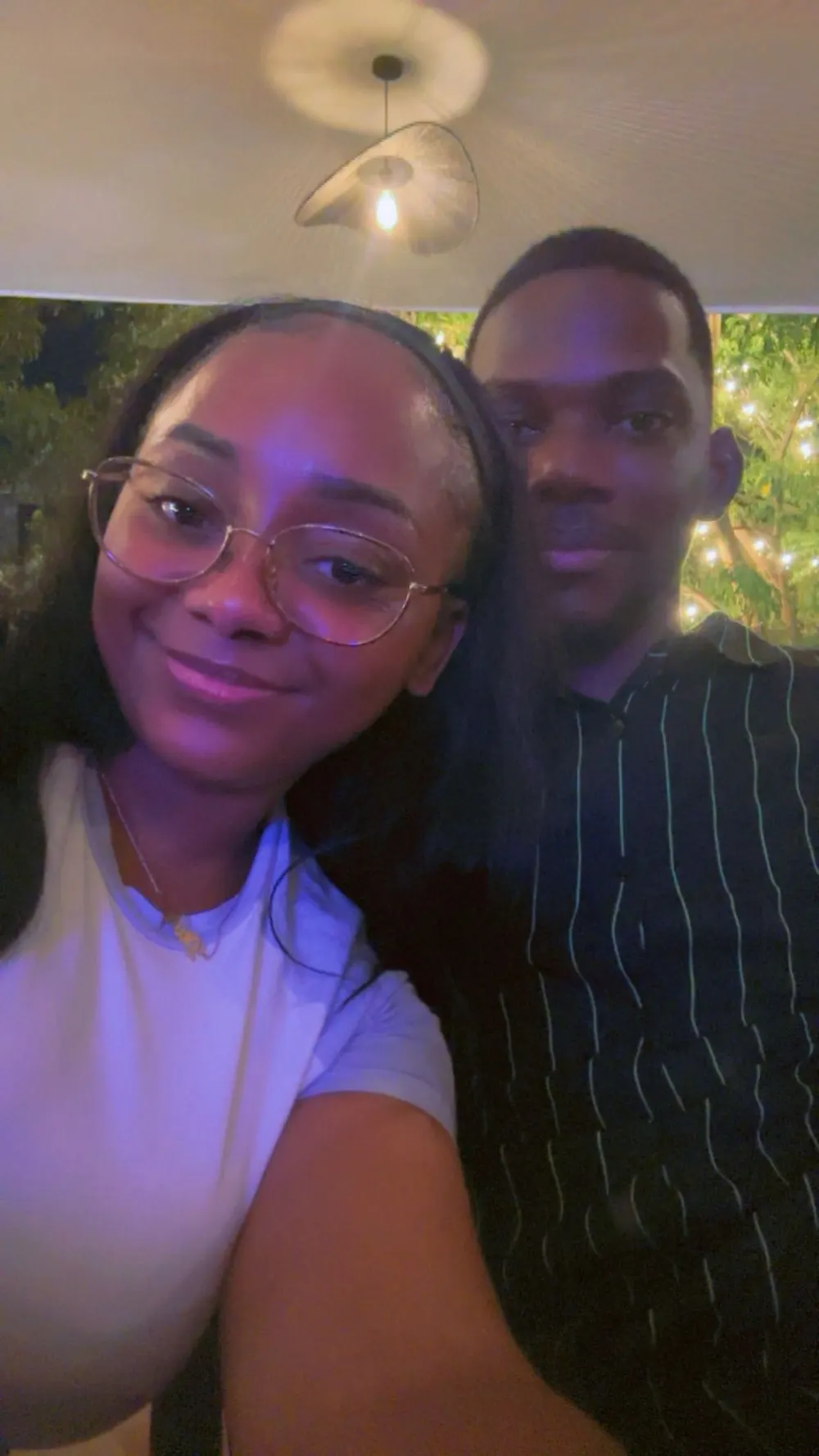 Selfie souriant de Divine et Matthieu